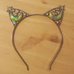 Cosmic cat ears